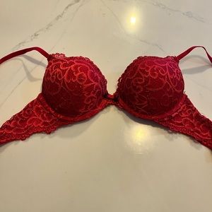 Red lace push up bra